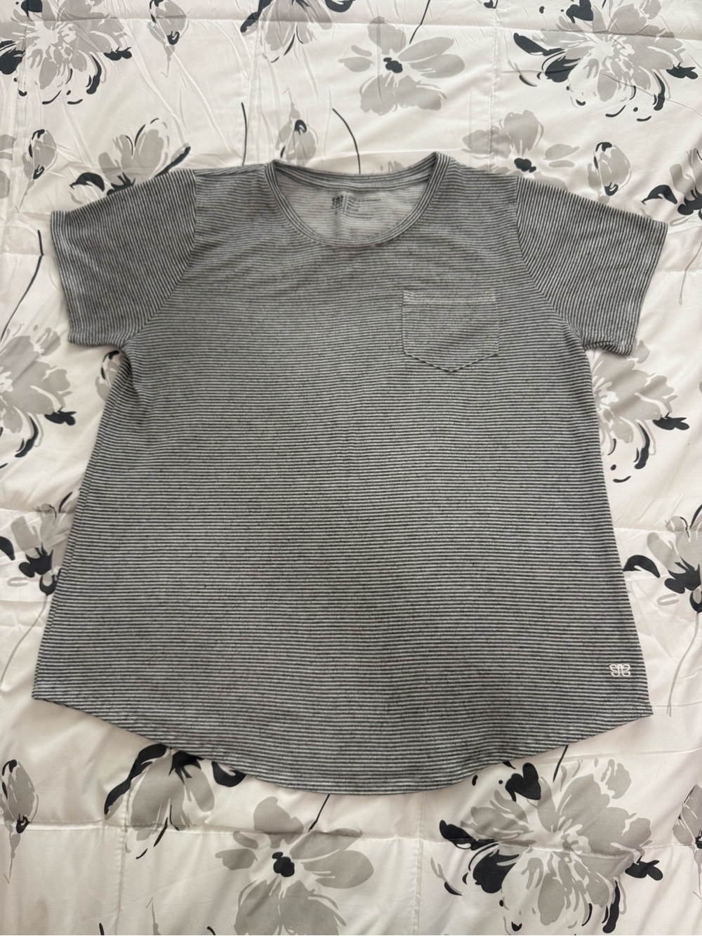 Women’s Short Sleeve Crewneck Shirt - Gray Stripe